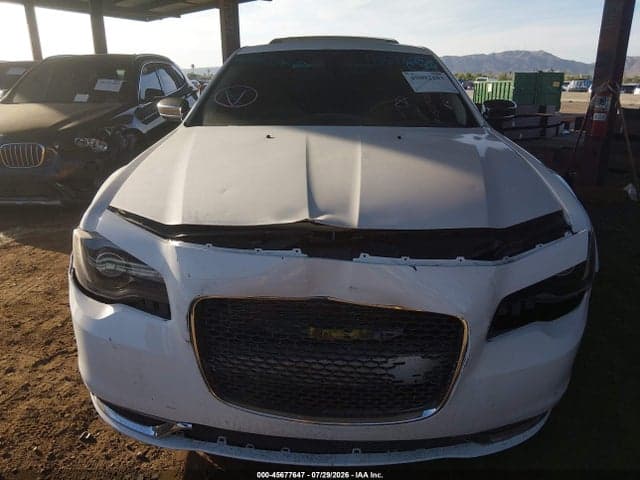 2016 CHRYSLER 300C 6