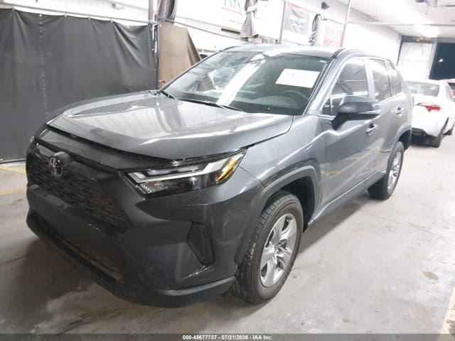 2025 TOYOTA RAV4 XLE 2