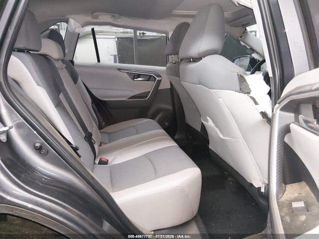 2025 TOYOTA RAV4 XLE 8