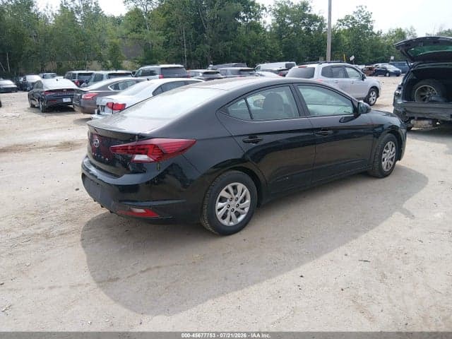 2020 HYUNDAI ELANTRA SE 4