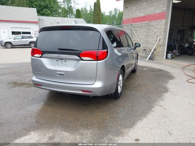 2020 CHRYSLER VOYAGER LX 4
