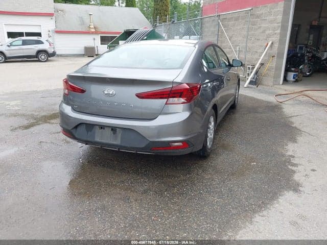 2019 HYUNDAI ELANTRA SE 4