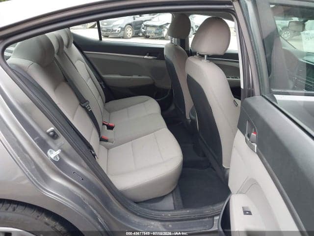 2019 HYUNDAI ELANTRA SE 8