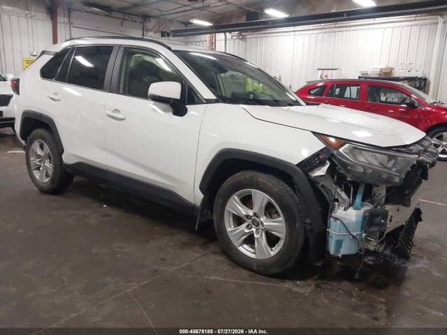 2019 TOYOTA RAV4 XLE 1