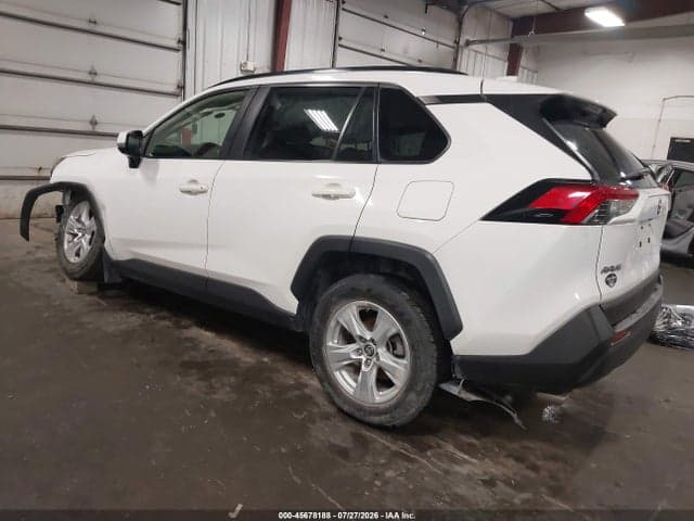 2019 TOYOTA RAV4 XLE 3