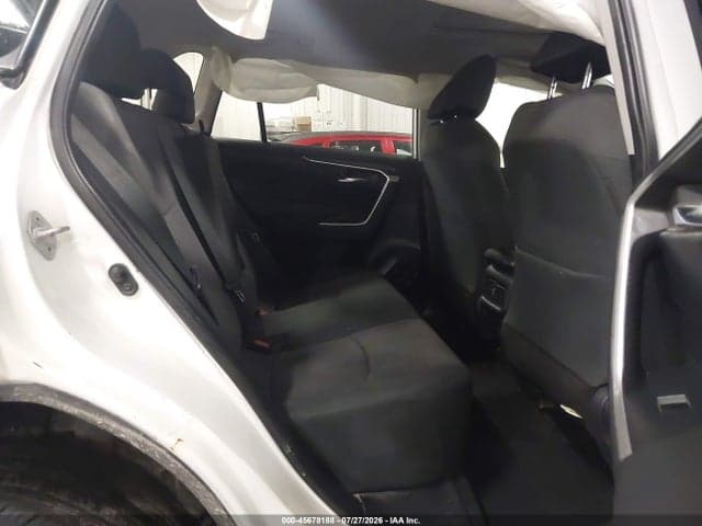 2019 TOYOTA RAV4 XLE 8