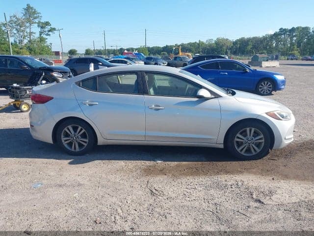 2017 HYUNDAI ELANTRA SE 13