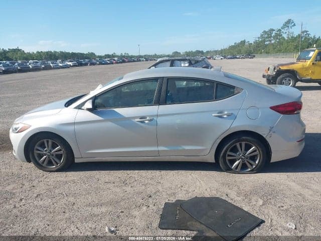 2017 HYUNDAI ELANTRA SE 14