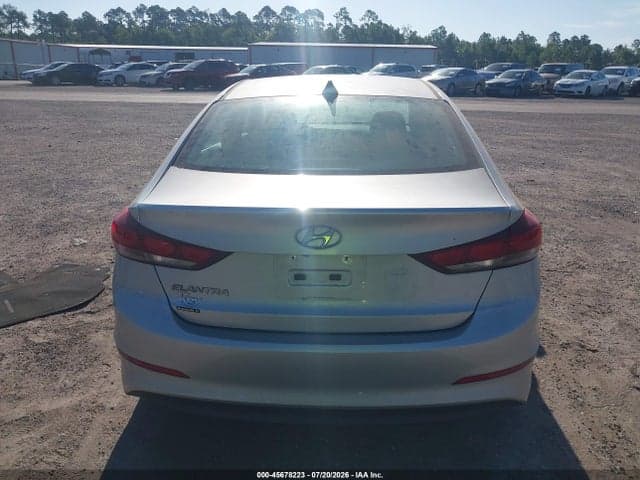2017 HYUNDAI ELANTRA SE 16