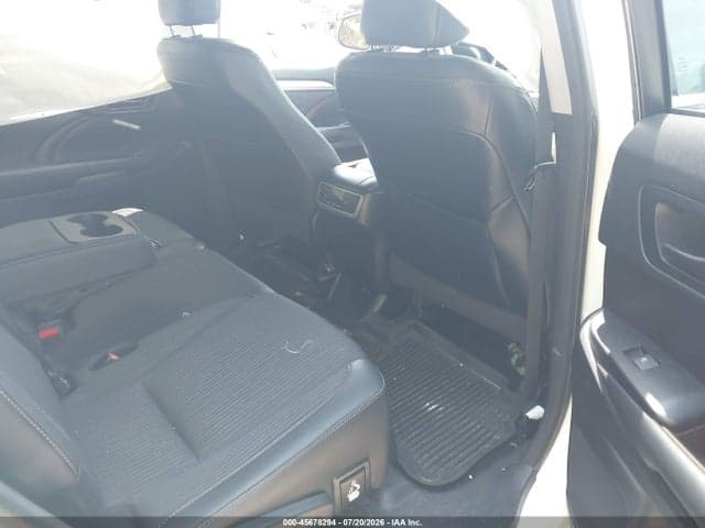2017 TOYOTA HIGHLANDER LE PLUS 8