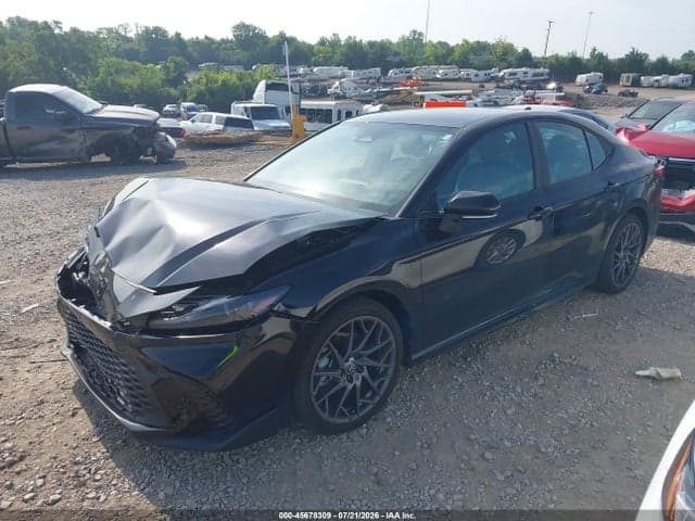 2025 TOYOTA CAMRY SE 2