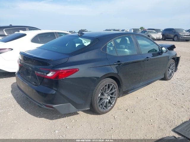 2025 TOYOTA CAMRY SE 4