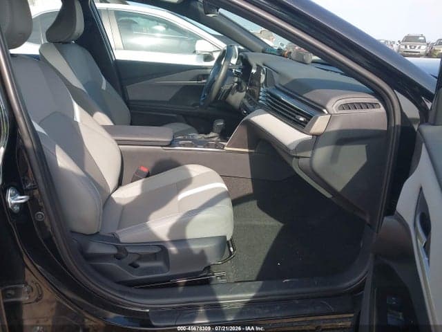2025 TOYOTA CAMRY SE 5