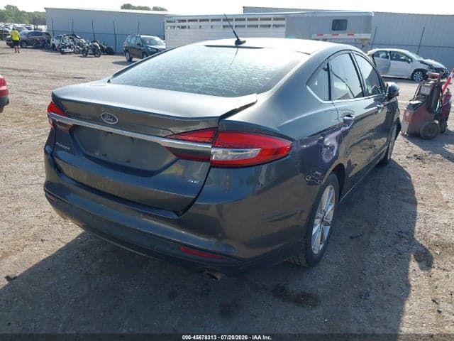 2017 FORD FUSION SE 4