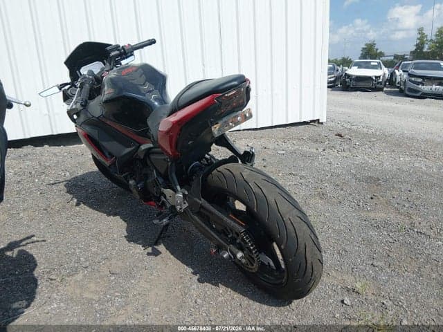 2025 KAWASAKI EX650 R 3