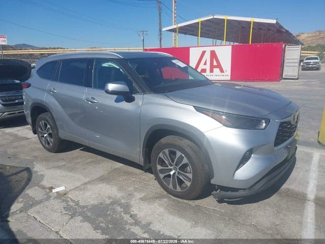 2022 TOYOTA HIGHLANDER XLE - 1
