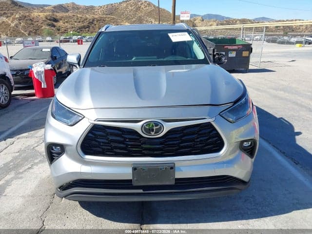 2022 TOYOTA HIGHLANDER XLE 12