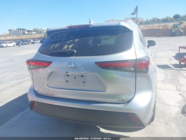 2022 TOYOTA HIGHLANDER XLE 16