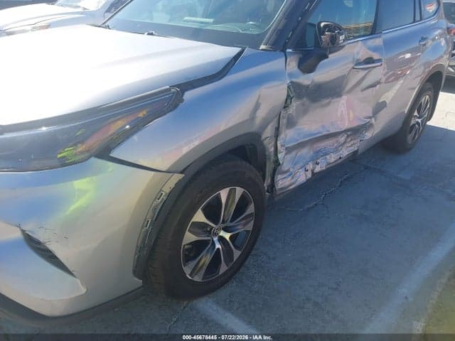 2022 TOYOTA HIGHLANDER XLE 6