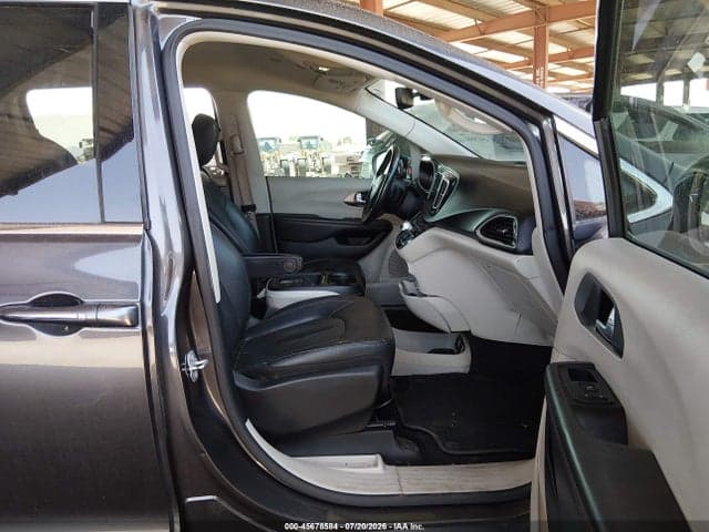 2020 CHRYSLER PACIFICA TOURING L 5