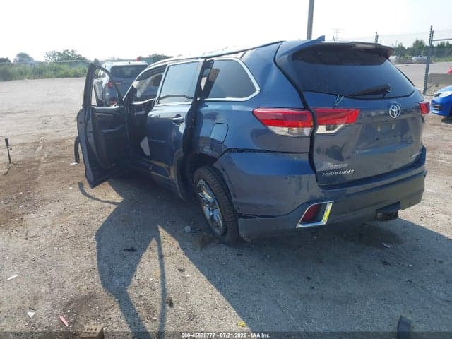 2017 TOYOTA HIGHLANDER LIMITED PLATINUM 3