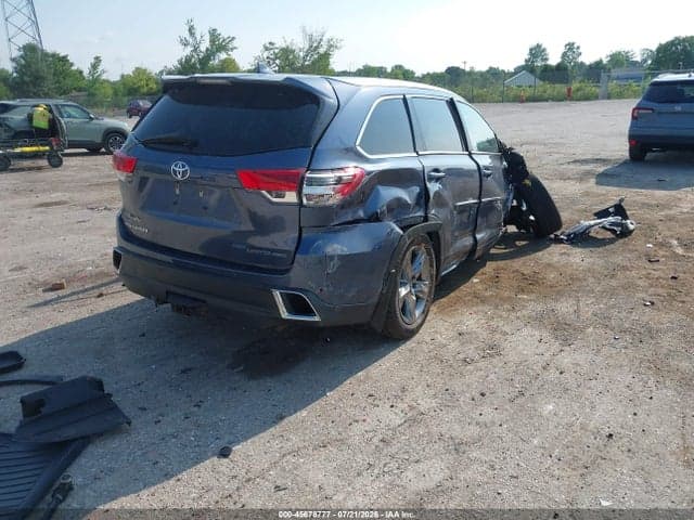 2017 TOYOTA HIGHLANDER LIMITED PLATINUM 4