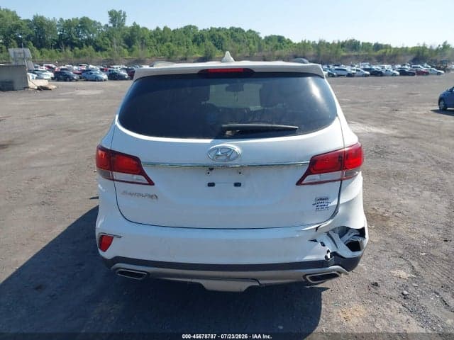 2017 HYUNDAI SANTA FE SE 16