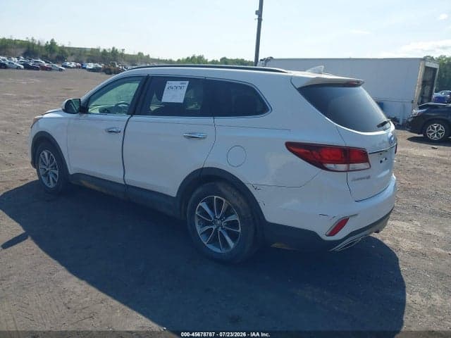2017 HYUNDAI SANTA FE SE 3