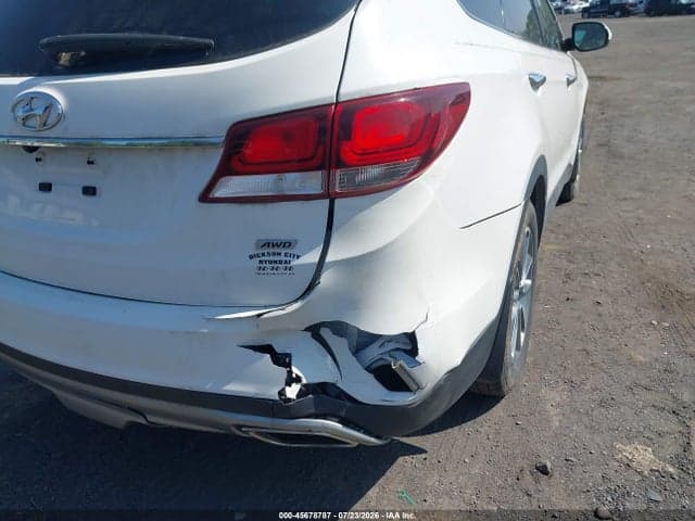 2017 HYUNDAI SANTA FE SE 6