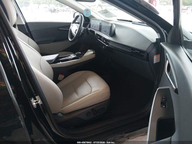 2022 KIA EV6 WIND 5