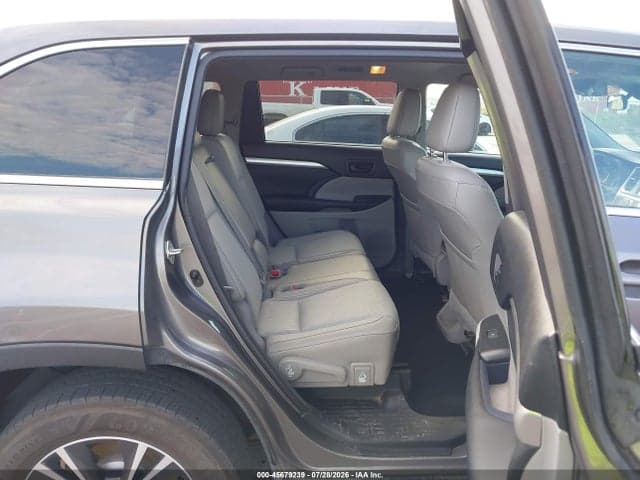 2018 TOYOTA HIGHLANDER LE PLUS 8