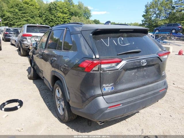 2021 TOYOTA RAV4 XLE 3