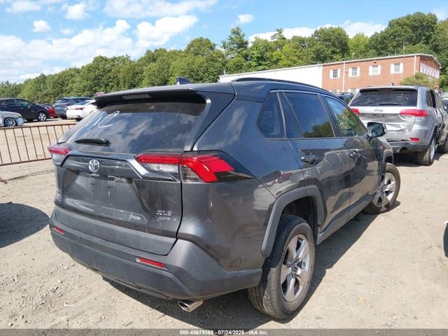 2021 TOYOTA RAV4 XLE 4