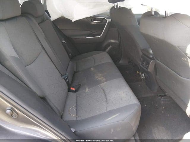 2021 TOYOTA RAV4 XLE 8