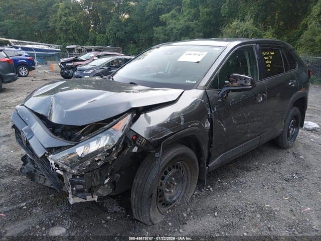 2022 TOYOTA RAV4 LE 2