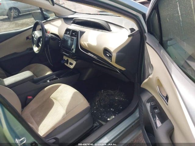 2017 TOYOTA PRIUS TWO 5