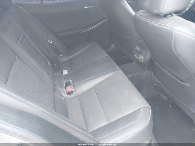 2017 LEXUS IS 200T 8