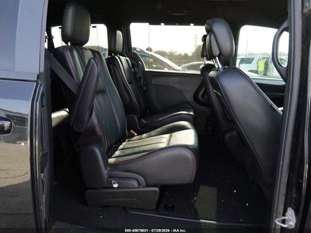 2017 DODGE GRAND CARAVAN GT 8