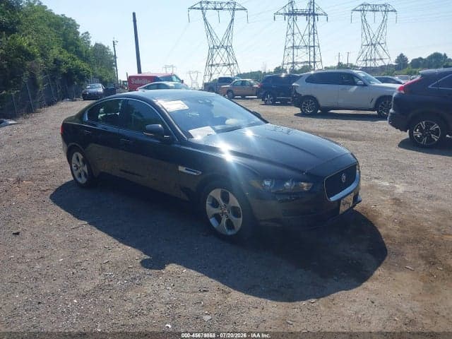 2017 JAGUAR XE 25T 1
