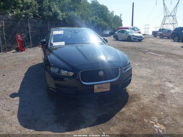 2017 JAGUAR XE 25T 6