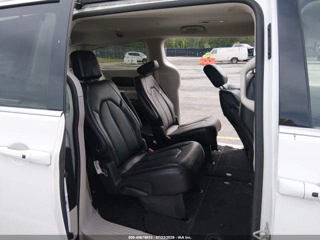 2024 CHRYSLER PACIFICA TOURING L 8