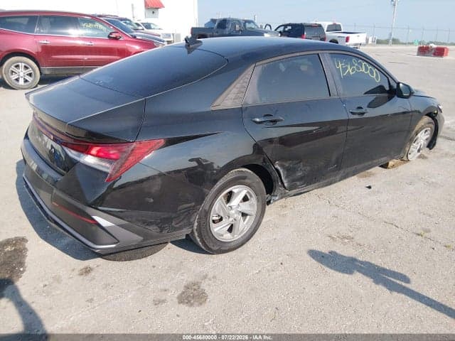 2026 HYUNDAI ELANTRA SE 4