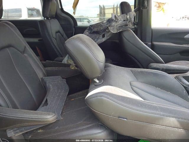 2025 CHRYSLER PACIFICA SELECT 8