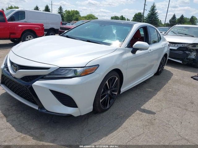 2018 TOYOTA CAMRY XSE 2