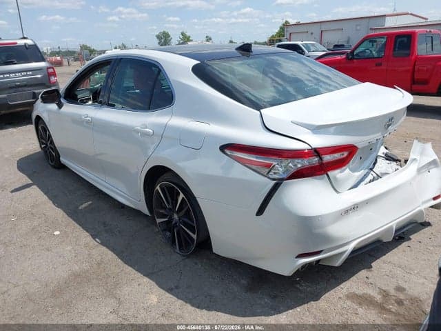 2018 TOYOTA CAMRY XSE 3
