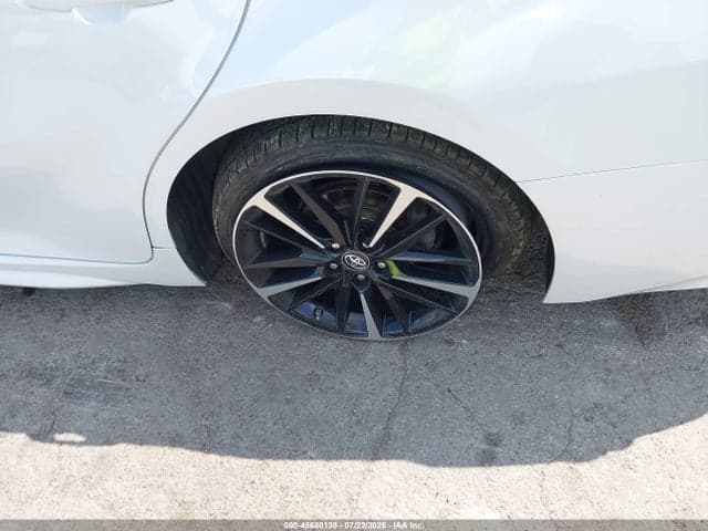 2018 TOYOTA CAMRY XSE 6