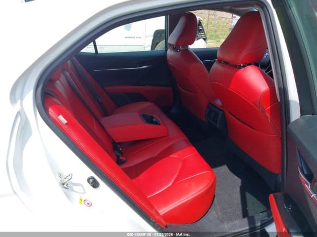 2018 TOYOTA CAMRY XSE 8