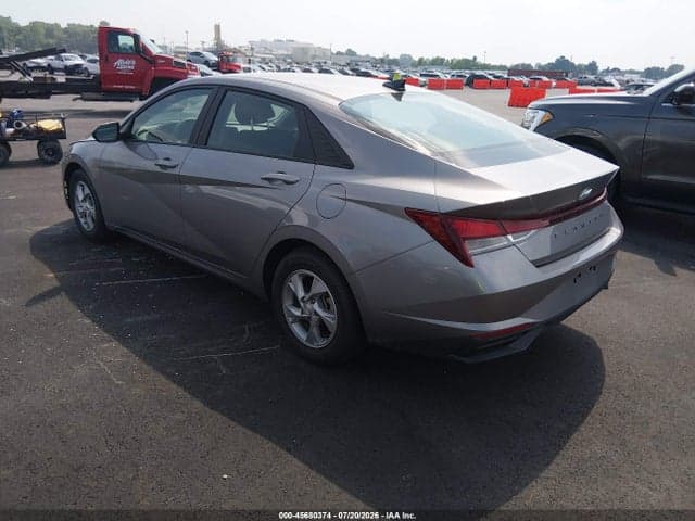 2023 HYUNDAI ELANTRA SE 3