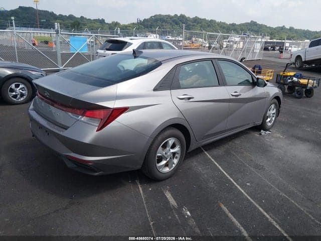 2023 HYUNDAI ELANTRA SE 4