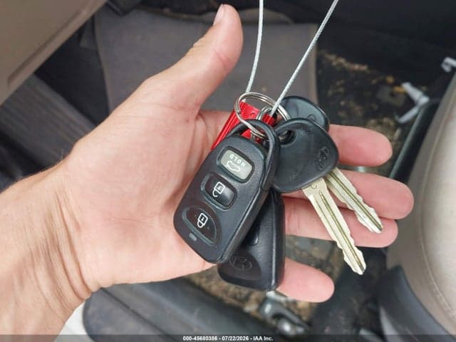 2017 HYUNDAI ELANTRA SE 11